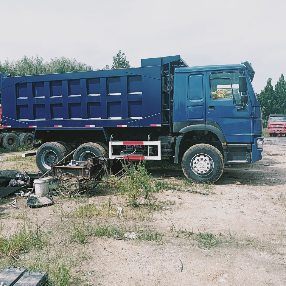 SINOTRUK HOWO - Istovarivač: slika 4 SINOTRUK HOWO - Istovarivač: slika 4