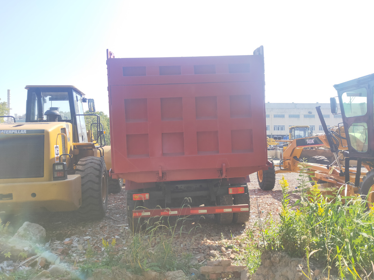 SINOTRUK HOWO - Istovarivač: slika 5 SINOTRUK HOWO - Istovarivač: slika 5