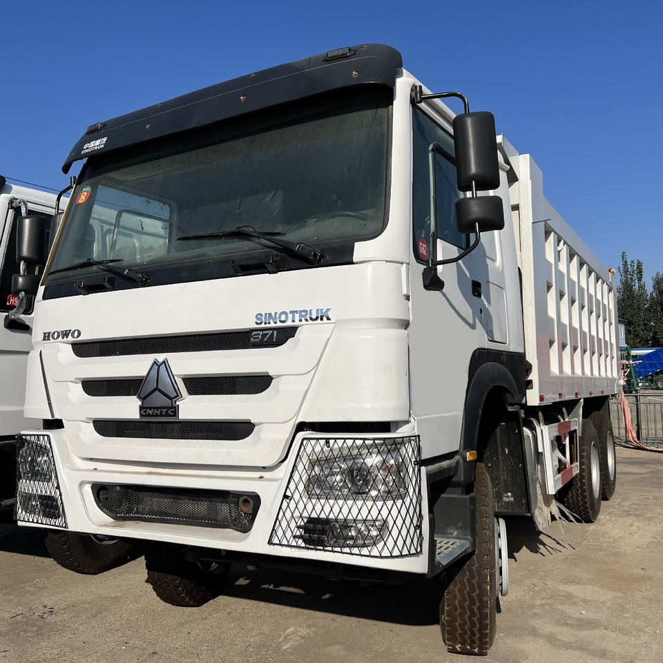 SINOTRUK HOWO - Istovarivač: slika 1 SINOTRUK HOWO - Istovarivač: slika 1