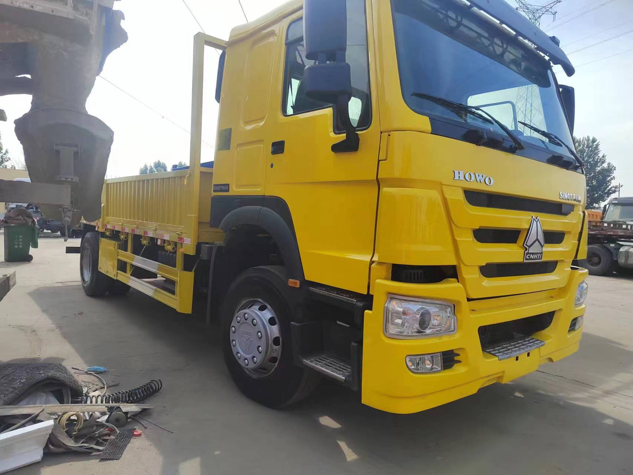 SINOTRUK HOWO - Istovarivač: slika 2 SINOTRUK HOWO - Istovarivač: slika 2