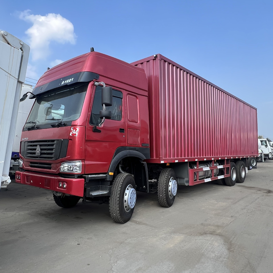 SINOTRUK HOWO - Kamion sa zatvorenim sandukom: slika 1 SINOTRUK HOWO - Kamion sa zatvorenim sandukom: slika 1