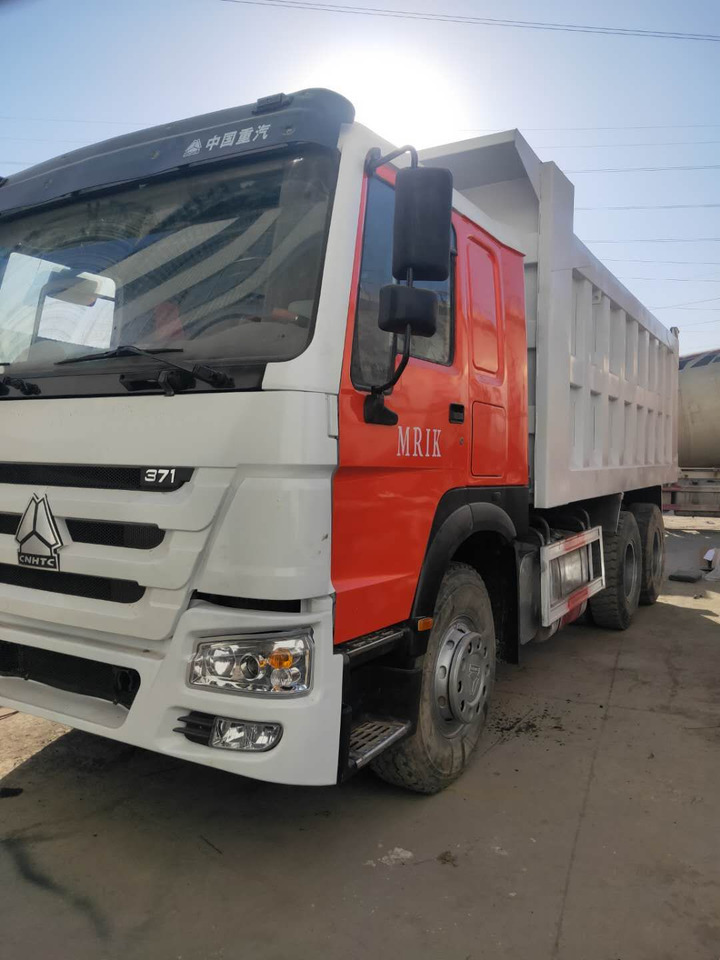 SINOTRUK HOWO - Istovarivač: slika 2 SINOTRUK HOWO - Istovarivač: slika 2