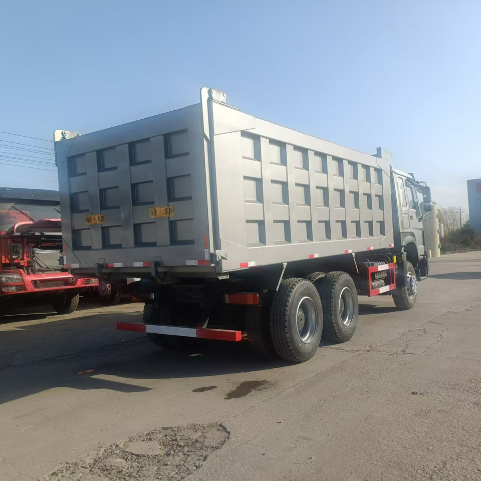SINOTRUK HOWO - Istovarivač: slika 4 SINOTRUK HOWO - Istovarivač: slika 4
