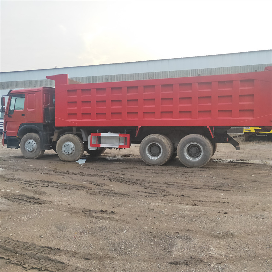 SINOTRUK HOWO - Istovarivač: slika 2 SINOTRUK HOWO - Istovarivač: slika 2