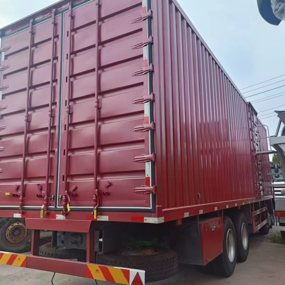 SINOTRUK HOWO - Kamion sa zatvorenim sandukom: slika 5 SINOTRUK HOWO - Kamion sa zatvorenim sandukom: slika 5