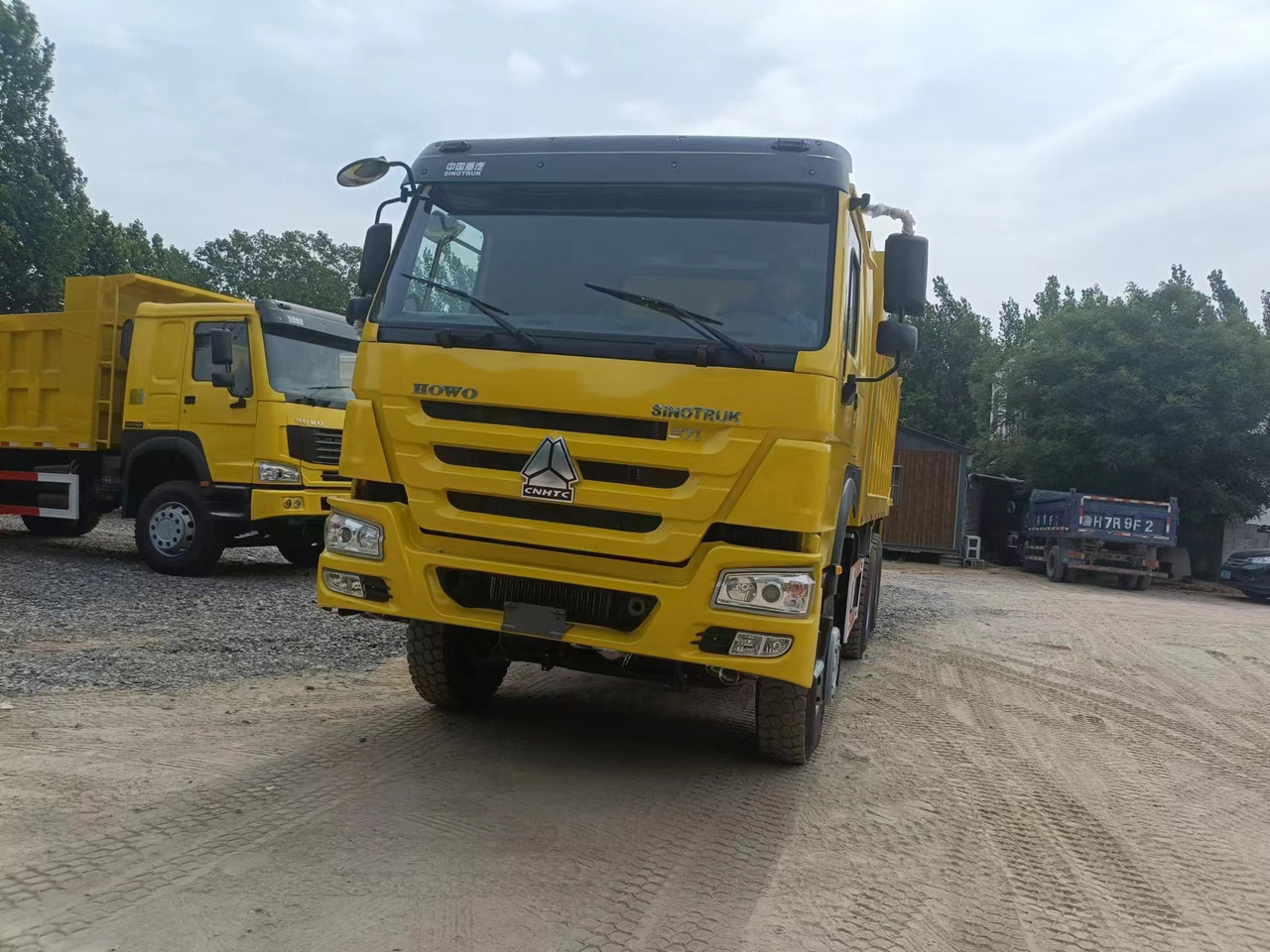 SINOTRUK HOWO - Istovarivač: slika 3 SINOTRUK HOWO - Istovarivač: slika 3