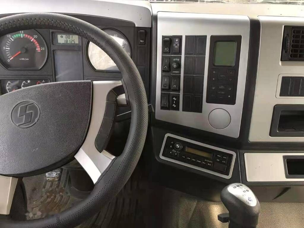 Shacman F3000 - Kamion cisterna: slika 2 Shacman F3000 - Kamion cisterna: slika 2
