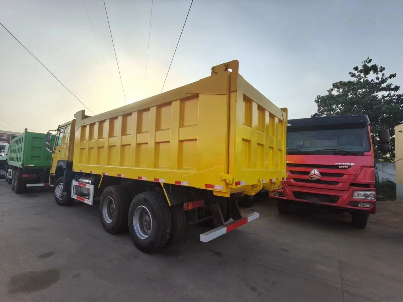 Sinotruk Howo 375 - Istovarivač: slika 2 Sinotruk Howo 375 - Istovarivač: slika 2