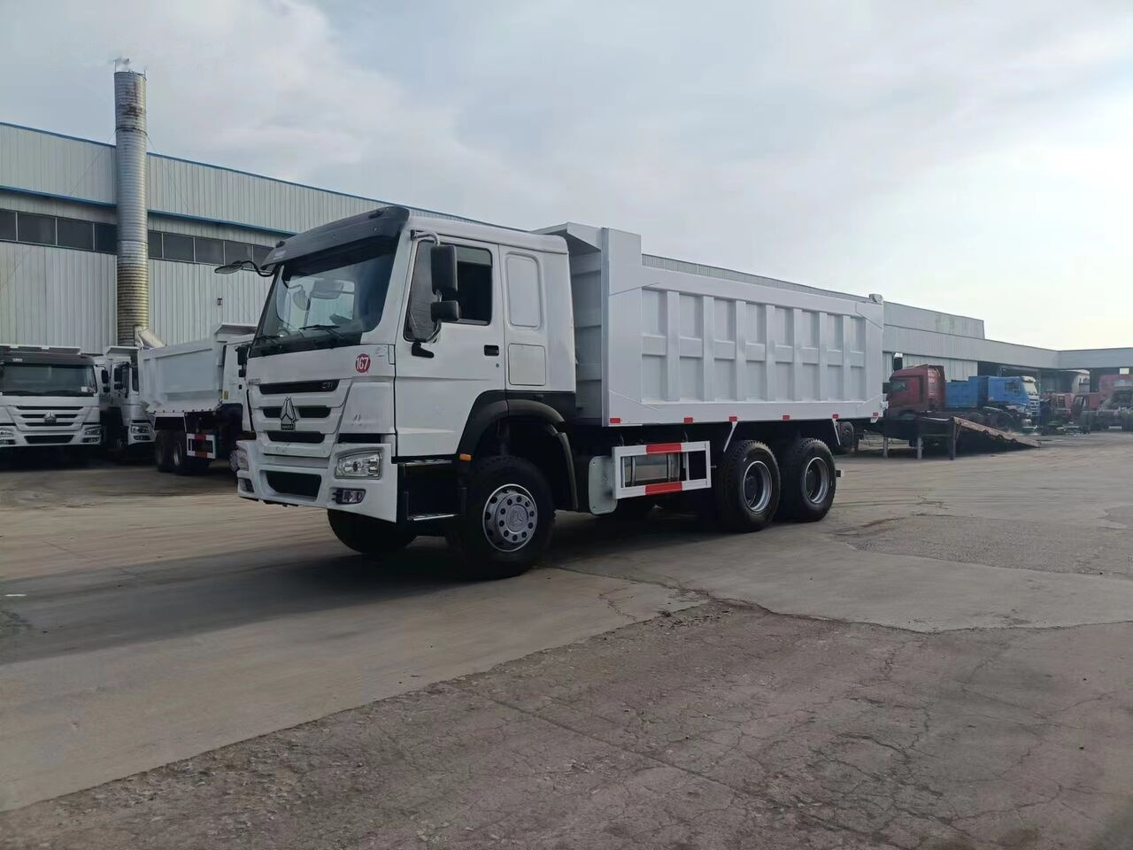 Sinotruk Howo 6*4 - Istovarivač: slika 1 Sinotruk Howo 6*4 - Istovarivač: slika 1