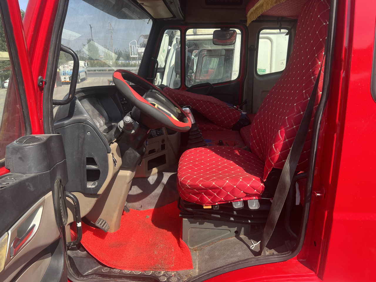 SINOTRUK HOWO - Tegljač: slika 4 SINOTRUK HOWO - Tegljač: slika 4