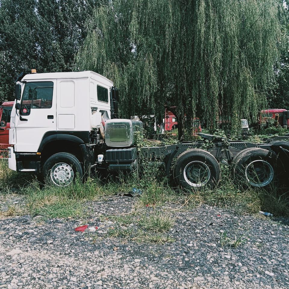 SINOTRUK HOWO - Tegljač: slika 3 SINOTRUK HOWO - Tegljač: slika 3