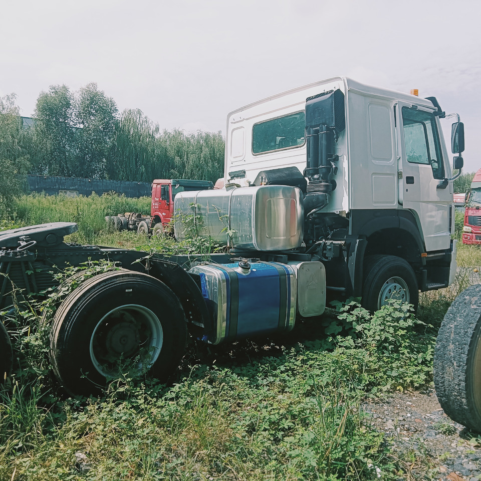 SINOTRUK HOWO - Tegljač: slika 4 SINOTRUK HOWO - Tegljač: slika 4