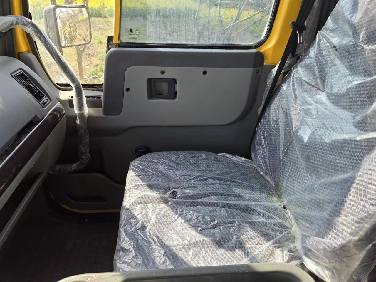 SINOTRUK HOWO - Tegljač: slika 2 SINOTRUK HOWO - Tegljač: slika 2