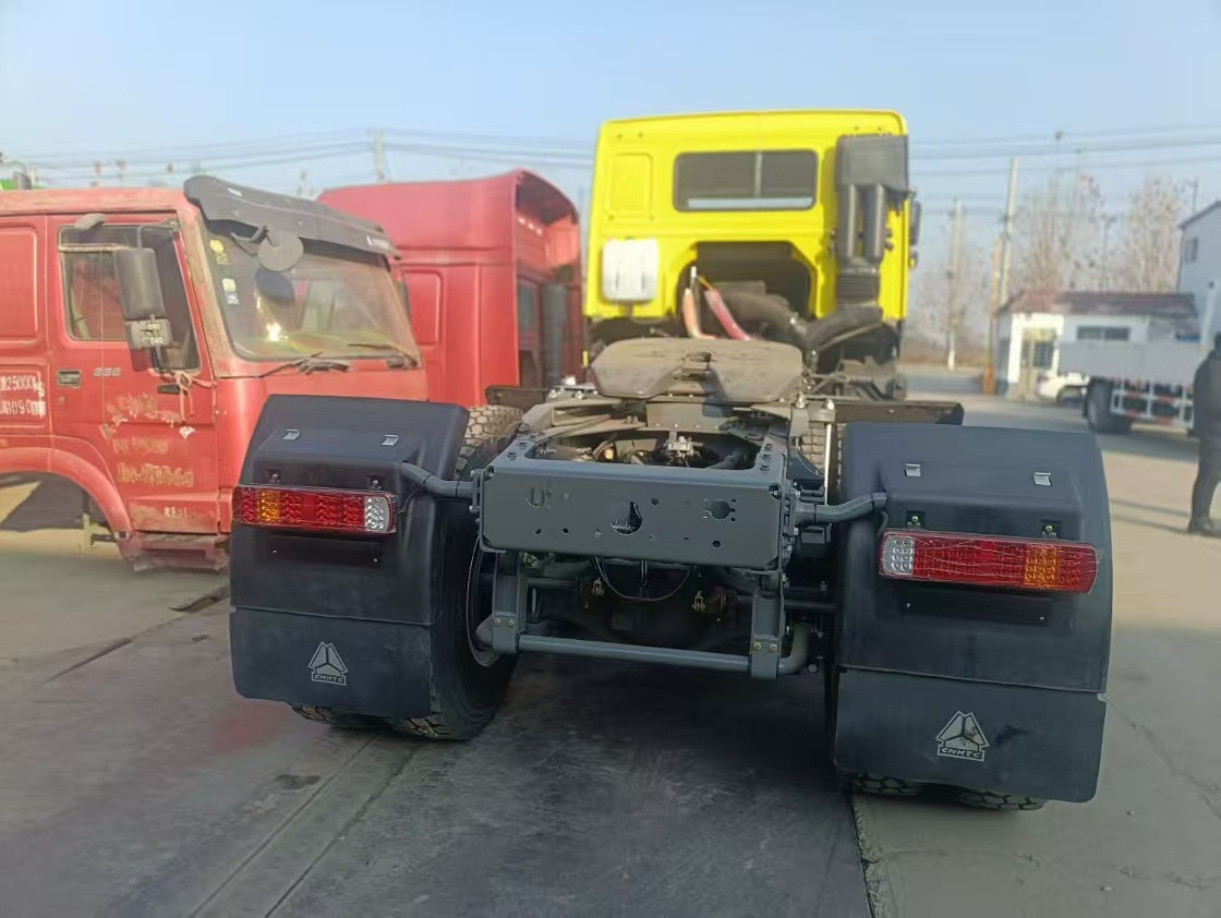 SINOTRUK HOWO - Tegljač: slika 3 SINOTRUK HOWO - Tegljač: slika 3