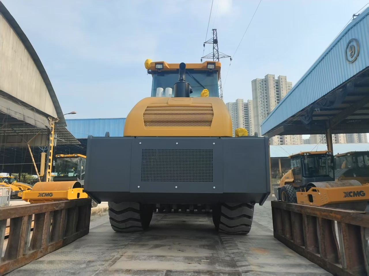 XCMG XS203J - Valjak za puteve: slika 3 XCMG XS203J - Valjak za puteve: slika 3