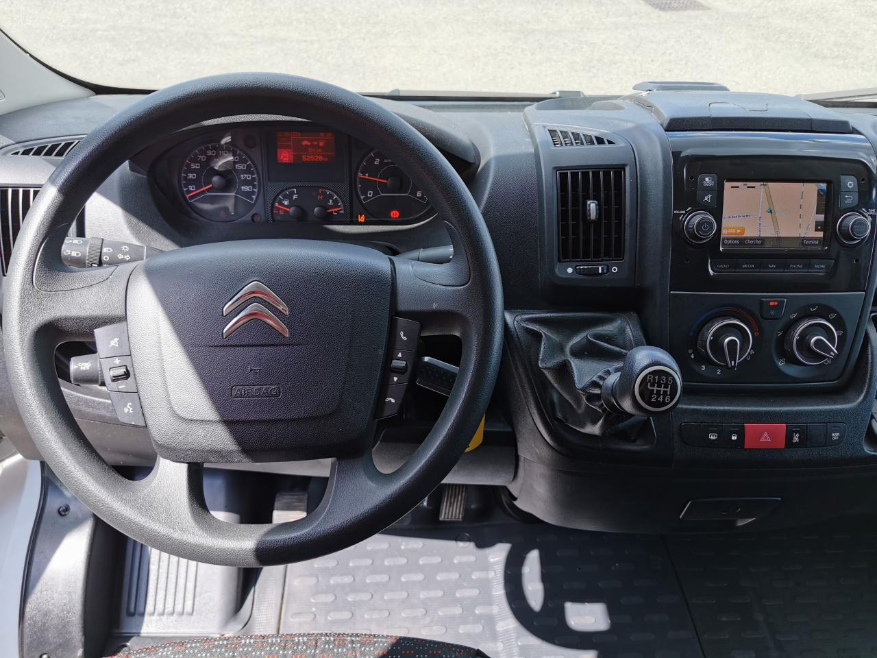 CITROEN Jumper 3.5t L2H2 2.2 HDi S&S - 140 III FOURGON TOLE Fourgon Tolé 35 L2H2 PHASE 3 - Furgon: slika 4 CITROEN Jumper 3.5t L2H2 2.2 HDi S&S - 140 III FOURGON TOLE Fourgon Tolé 35 L2H2 PHASE 3 - Furgon: slika 4