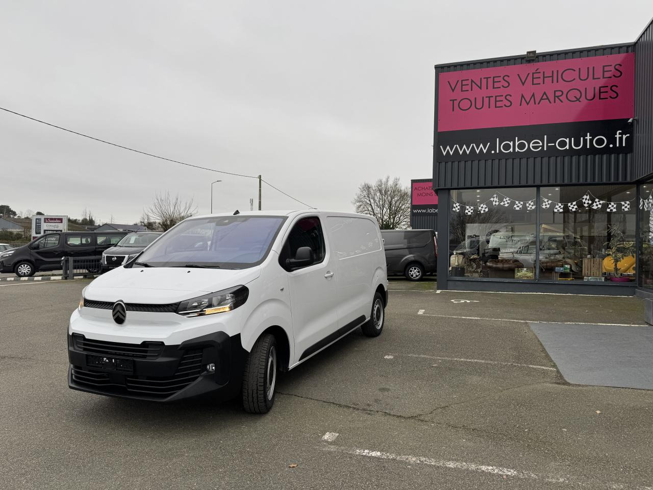 CITROEN Jumpy M 2.0 BlueHDi - 145 S&S - BV EAT8 III FOURGON . PHASE 2 - Furgon: slika 1 CITROEN Jumpy M 2.0 BlueHDi - 145 S&S - BV EAT8 III FOURGON . PHASE 2 - Furgon: slika 1