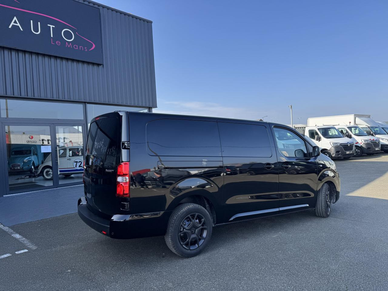 CITROEN Jumpy M 2.0 BlueHDi - 180 S&S - BV EAT8 III FOURGON . PHASE 2 - Furgon: slika 5 CITROEN Jumpy M 2.0 BlueHDi - 180 S&S - BV EAT8 III FOURGON . PHASE 2 - Furgon: slika 5