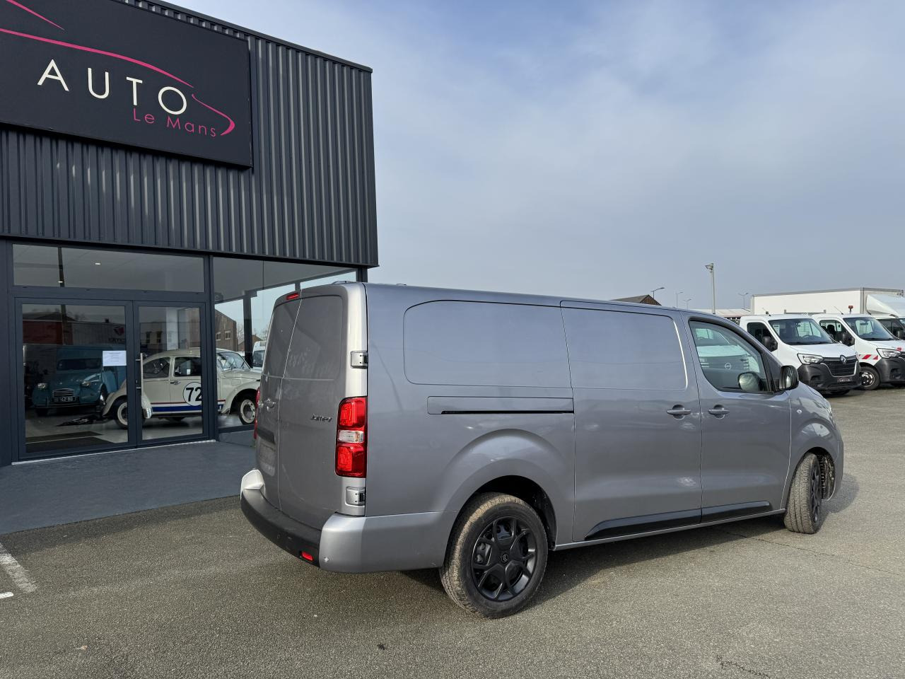 CITROEN Jumpy XL 2.0 BlueHDi - 180 S&S - BV EAT8 III FOURGON . PHASE 2 - Furgon: slika 5 CITROEN Jumpy XL 2.0 BlueHDi - 180 S&S - BV EAT8 III FOURGON . PHASE 2 - Furgon: slika 5