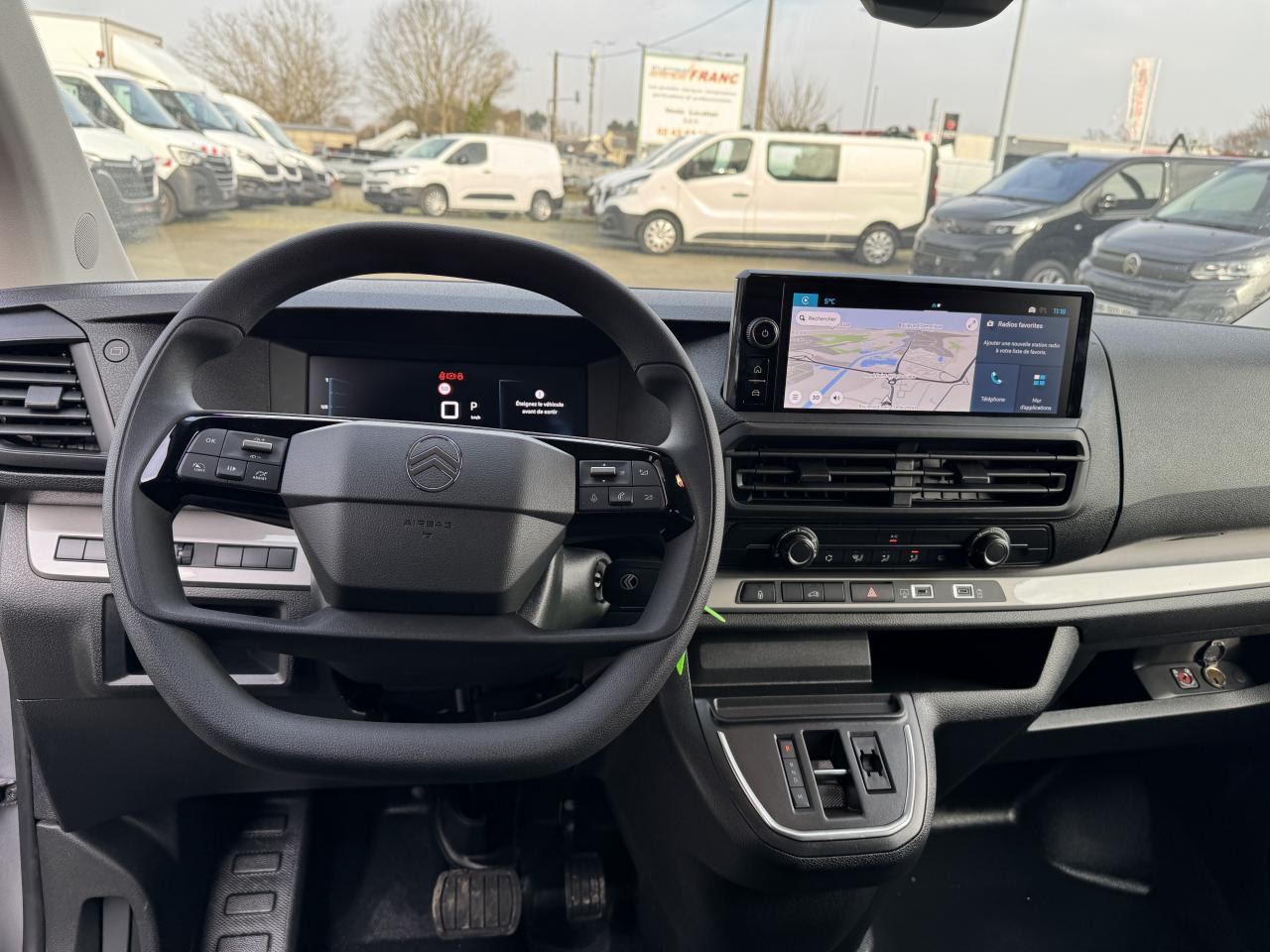 CITROEN Jumpy XL 2.0 BlueHDi - 180 S&S - BV EAT8 III FOURGON . PHASE 2 - Furgon: slika 4 CITROEN Jumpy XL 2.0 BlueHDi - 180 S&S - BV EAT8 III FOURGON . PHASE 2 - Furgon: slika 4