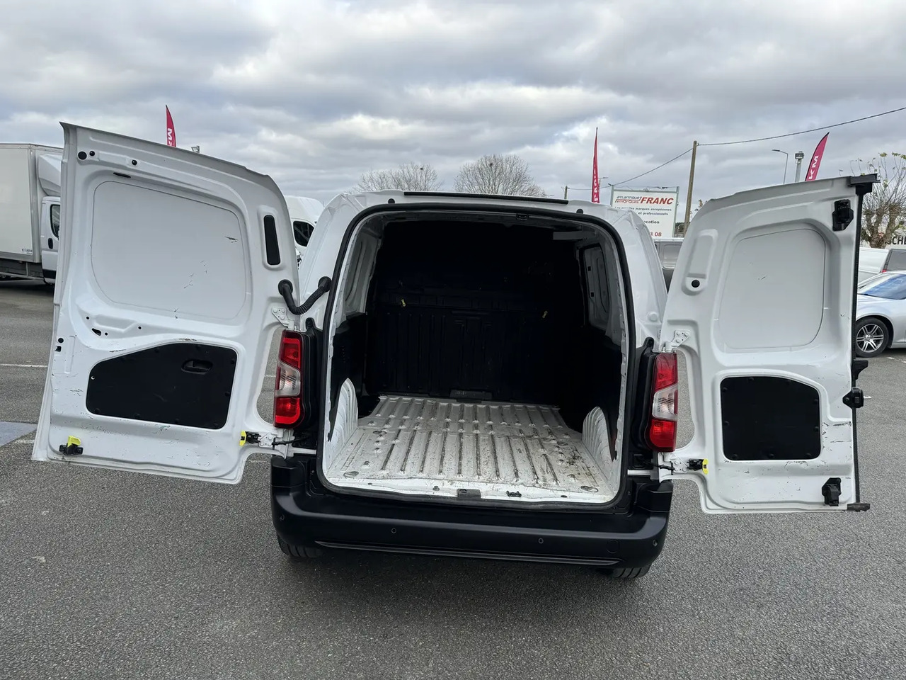 Citroen Berlingo M 650KG BLUEHDI 100 S&S DRIVER - Furgon: slika 3 Citroen Berlingo M 650KG BLUEHDI 100 S&S DRIVER - Furgon: slika 3
