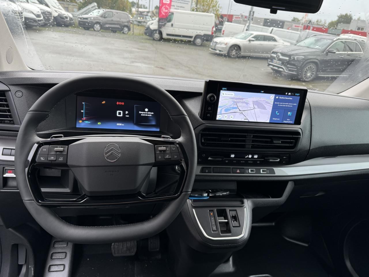Citroen Jumpy M 2.0 BLUEHDI 180CH S&S CABINE APPROFONDIE FIXE EAT8 - Dostavno vozilo sa duplom kabinom: slika 3 Citroen Jumpy M 2.0 BLUEHDI 180CH S&S CABINE APPROFONDIE FIXE EAT8 - Dostavno vozilo sa duplom kabinom: slika 3