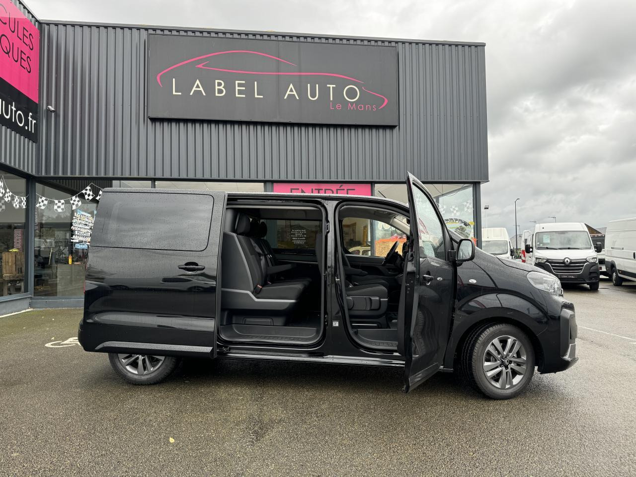 Citroen Jumpy M 2.0 BLUEHDI 180CH S&S CABINE APPROFONDIE FIXE EAT8 - Dostavno vozilo sa duplom kabinom: slika 1 Citroen Jumpy M 2.0 BLUEHDI 180CH S&S CABINE APPROFONDIE FIXE EAT8 - Dostavno vozilo sa duplom kabinom: slika 1