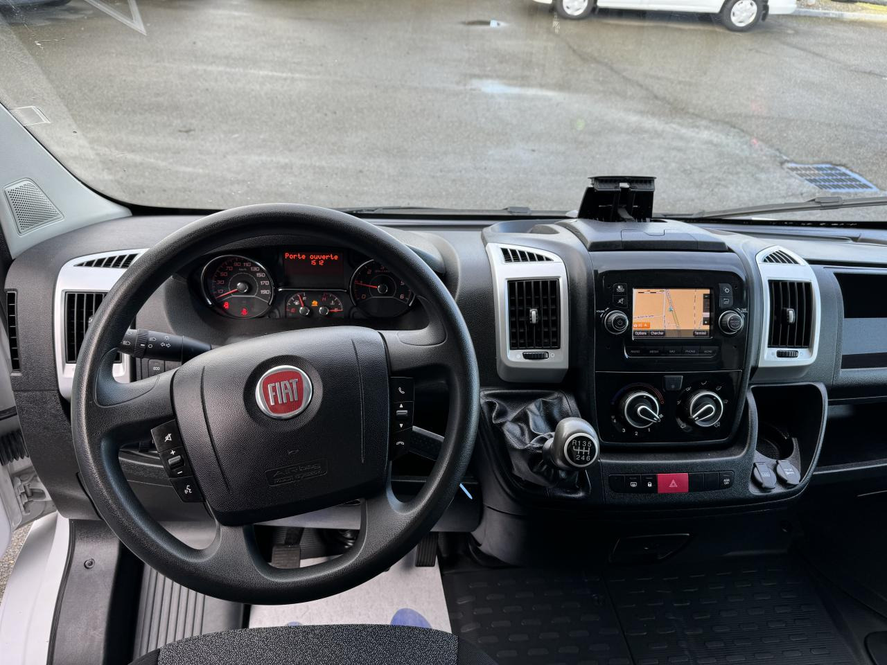 FIAT DUCATO 3T5 L3H2 2.2 HDI 140 CH BUSINESS - Furgon: slika 4 FIAT DUCATO 3T5 L3H2 2.2 HDI 140 CH BUSINESS - Furgon: slika 4