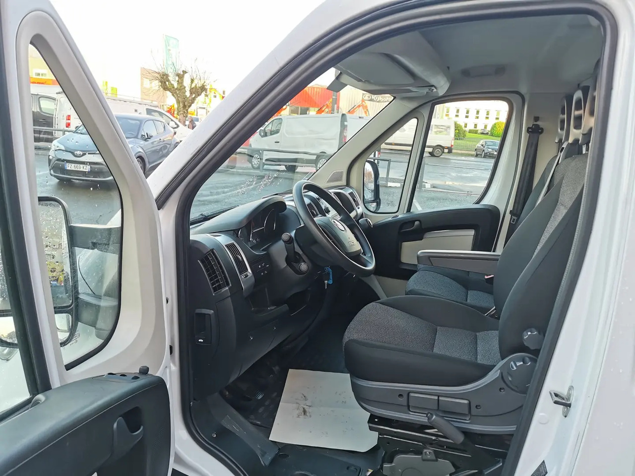 Fiat Ducato 3.5 MAXI L 2.3 MULTIJET 130CH PACK PRO NAV + COFFRE - Dostavno vozilo istovarivač: slika 5 Fiat Ducato 3.5 MAXI L 2.3 MULTIJET 130CH PACK PRO NAV + COFFRE - Dostavno vozilo istovarivač: slika 5