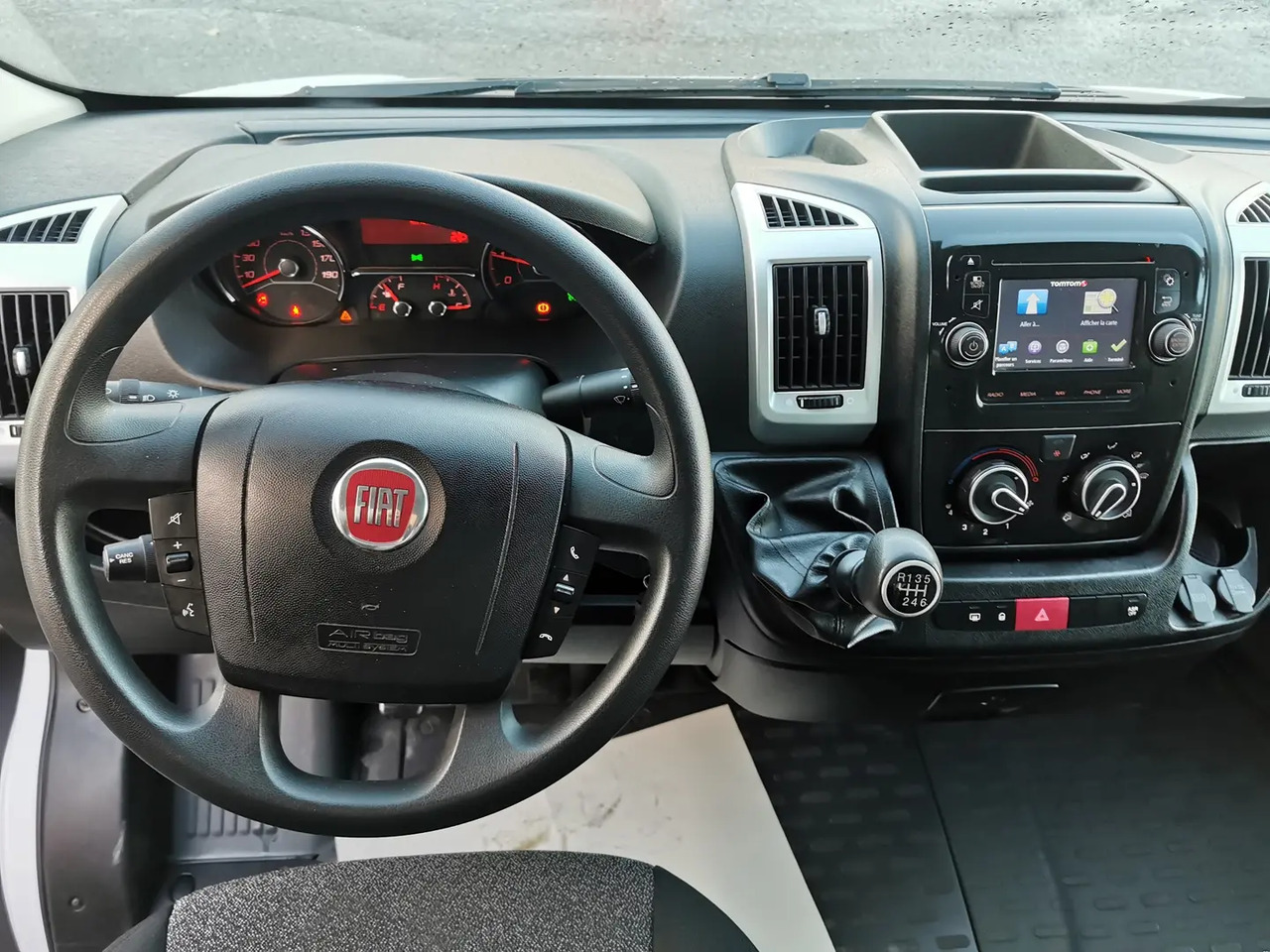 Fiat Ducato 3.5 MAXI L 2.3 MULTIJET 130CH PACK PRO NAV + COFFRE - Dostavno vozilo istovarivač: slika 4 Fiat Ducato 3.5 MAXI L 2.3 MULTIJET 130CH PACK PRO NAV + COFFRE - Dostavno vozilo istovarivač: slika 4