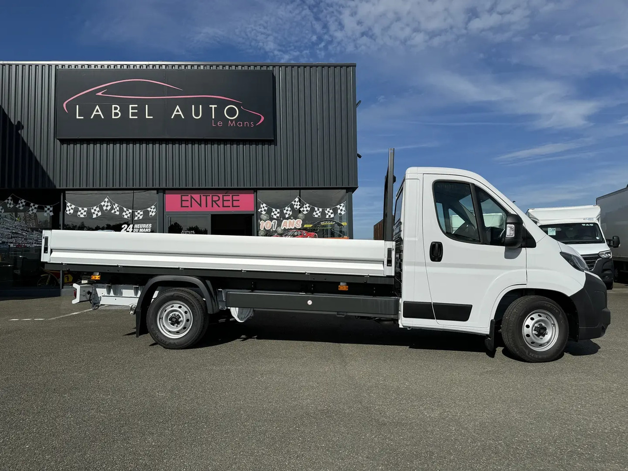 Fiat Ducato XL 3.5 MAXI 180CH S&S - Dostavno vozilo sa otvorenom sandukom: slika 1 Fiat Ducato XL 3.5 MAXI 180CH S&S - Dostavno vozilo sa otvorenom sandukom: slika 1