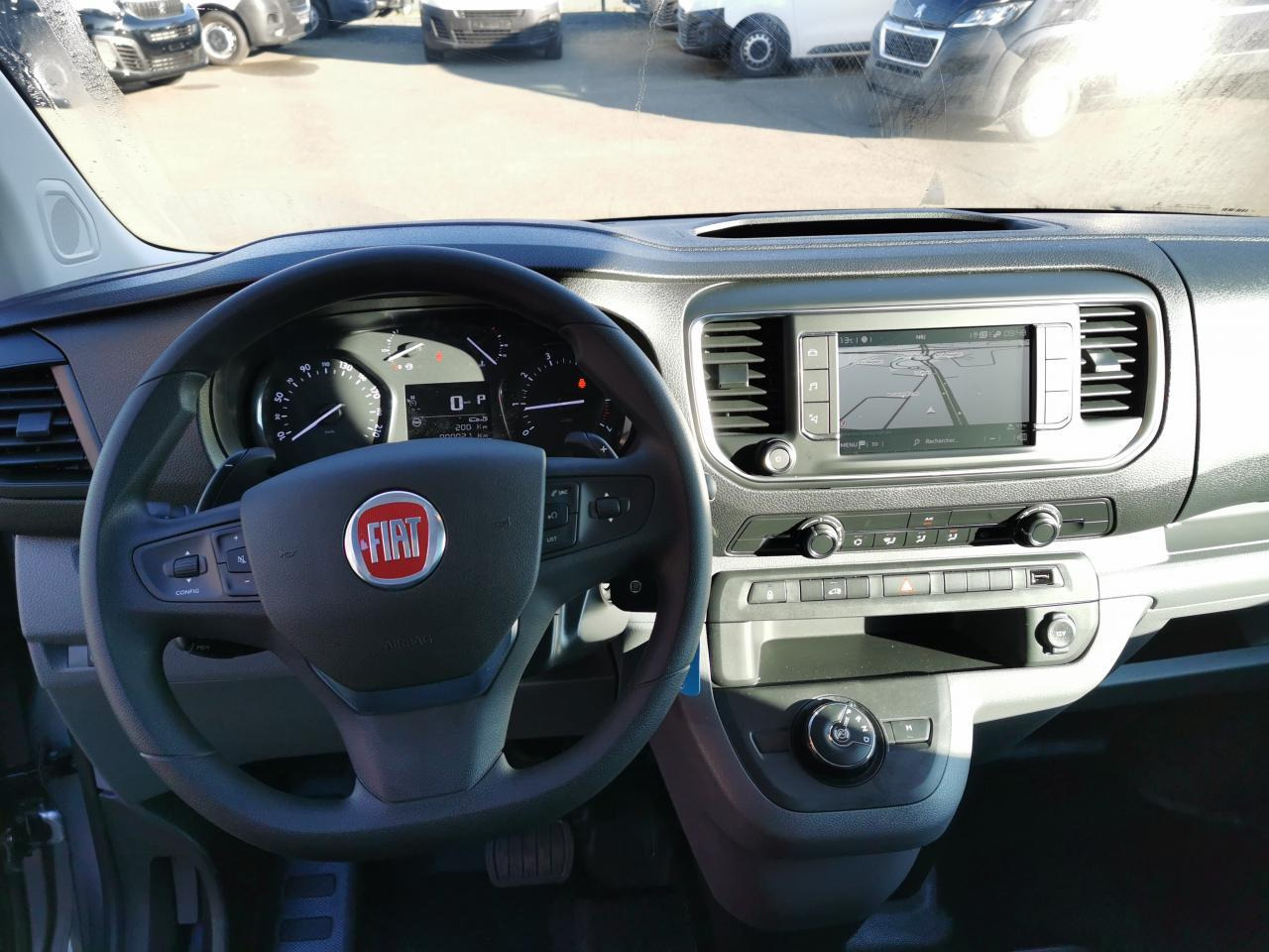 Fiat Scudo XL 2.0 BlueHDi - 145 III 2022 FOURGON Fourgon XL PHASE 1 - Furgon: slika 4 Fiat Scudo XL 2.0 BlueHDi - 145 III 2022 FOURGON Fourgon XL PHASE 1 - Furgon: slika 4
