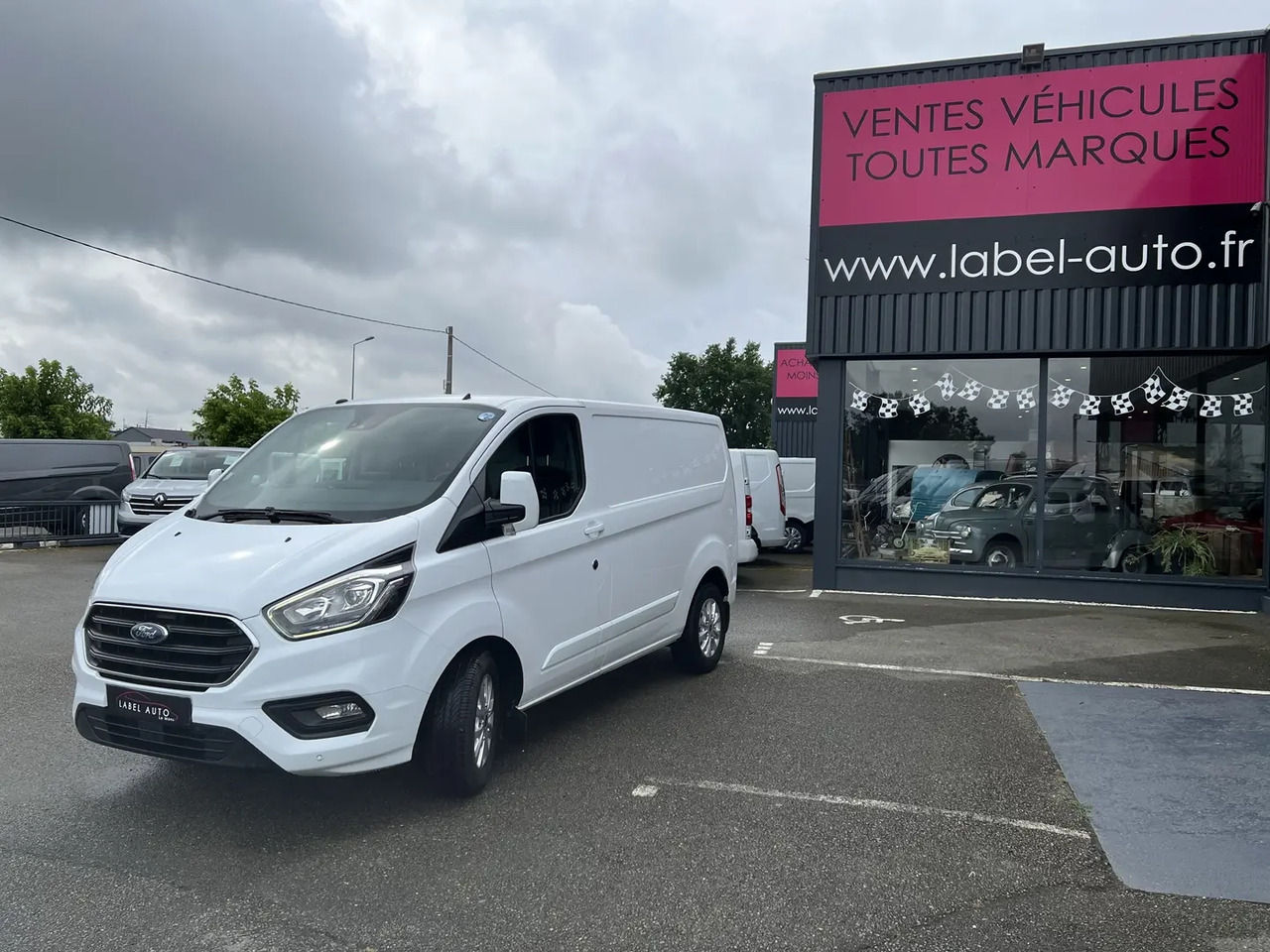 Ford Transit Custom 300 L1H1 2.0 ECOBLUE 130 S&S LIMITED BVA6 - Furgon: slika 5 Ford Transit Custom 300 L1H1 2.0 ECOBLUE 130 S&S LIMITED BVA6 - Furgon: slika 5