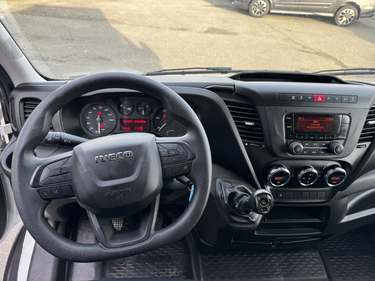 IVECO Daily 35C16 CAISSE HAYON 20M3 RJ 3.0L 160CH - Dostavno vozilo sa zatvorenim sandukom: slika 4 IVECO Daily 35C16 CAISSE HAYON 20M3 RJ 3.0L 160CH - Dostavno vozilo sa zatvorenim sandukom: slika 4