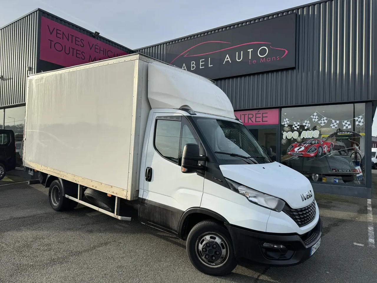 Iveco Daily 35C16H3.0 D EMPATTEMENT 4100 - Dostavno vozilo sa zatvorenim sandukom: slika 1 Iveco Daily 35C16H3.0 D EMPATTEMENT 4100 - Dostavno vozilo sa zatvorenim sandukom: slika 1