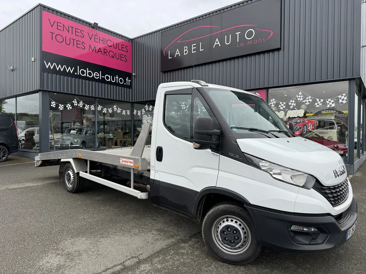 Iveco Daily 35C16H3.0 EMPATTEMENT 4100 - Šlep vozilo: slika 1 Iveco Daily 35C16H3.0 EMPATTEMENT 4100 - Šlep vozilo: slika 1