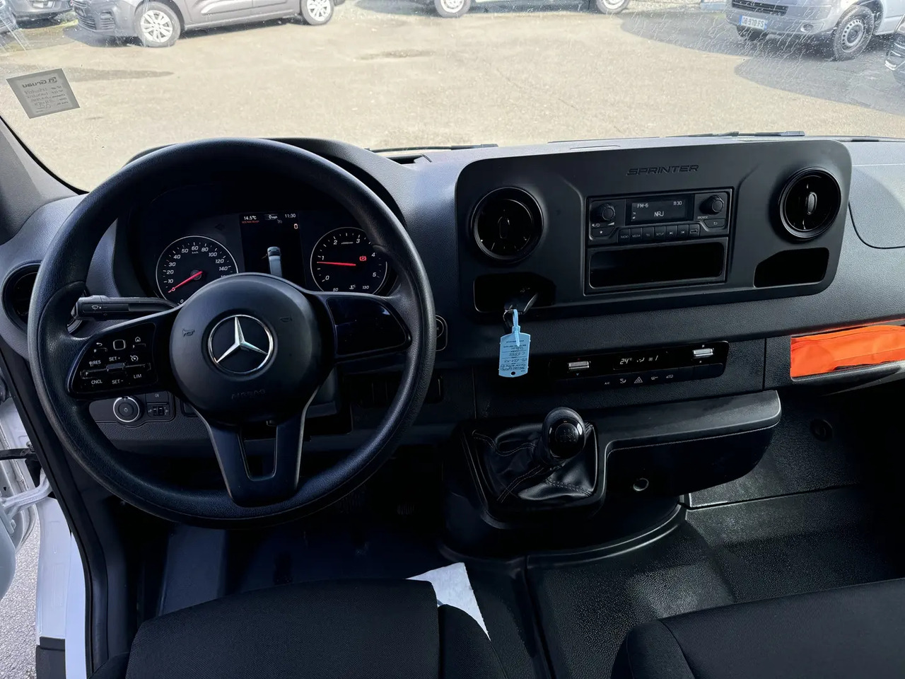 Mercedes Sprinter 315 CDI 43 3T5 FIRST PROPULSION LEGER - Dostavno vozilo istovarivač: slika 4 Mercedes Sprinter 315 CDI 43 3T5 FIRST PROPULSION LEGER - Dostavno vozilo istovarivač: slika 4