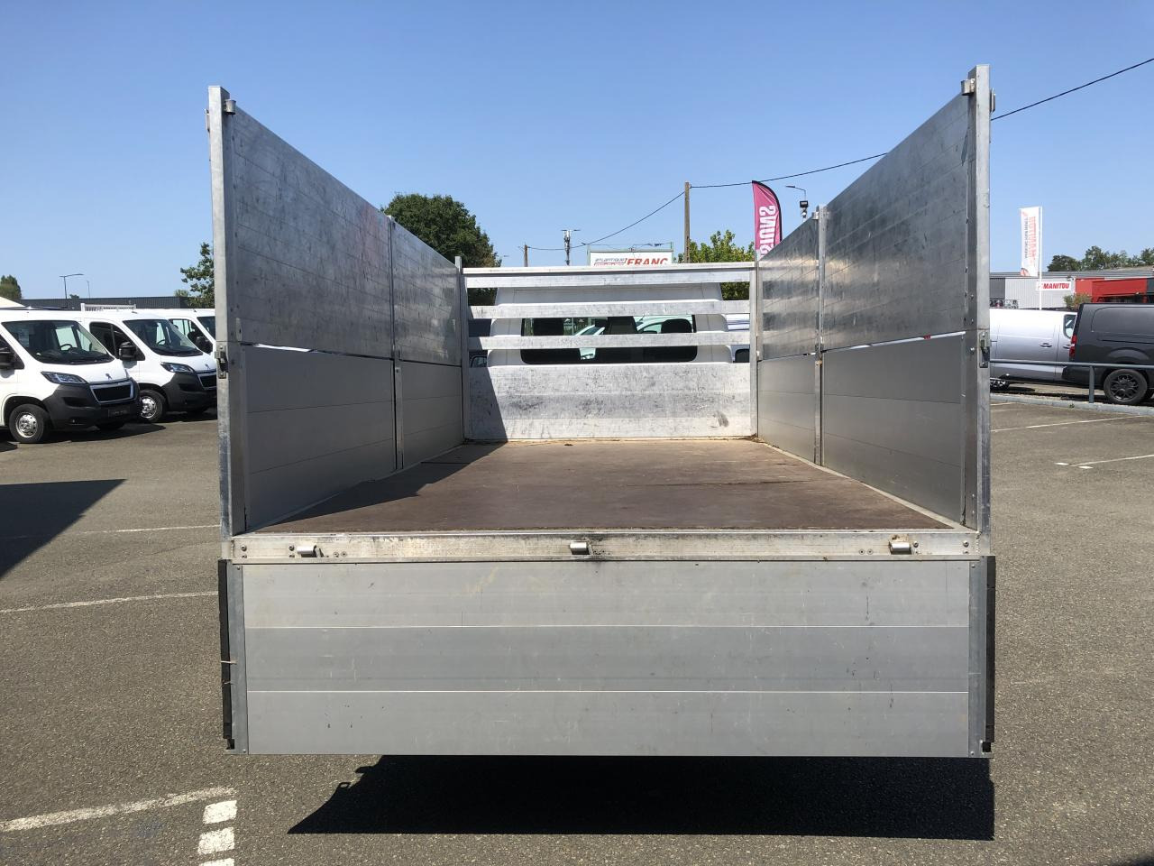 NISSAN INTERSTAR 3T5 2.3 DCI 165CH PLATEAU RIDELLES 4M50 - Dostavno vozilo sa otvorenom sandukom: slika 3 NISSAN INTERSTAR 3T5 2.3 DCI 165CH PLATEAU RIDELLES 4M50 - Dostavno vozilo sa otvorenom sandukom: slika 3