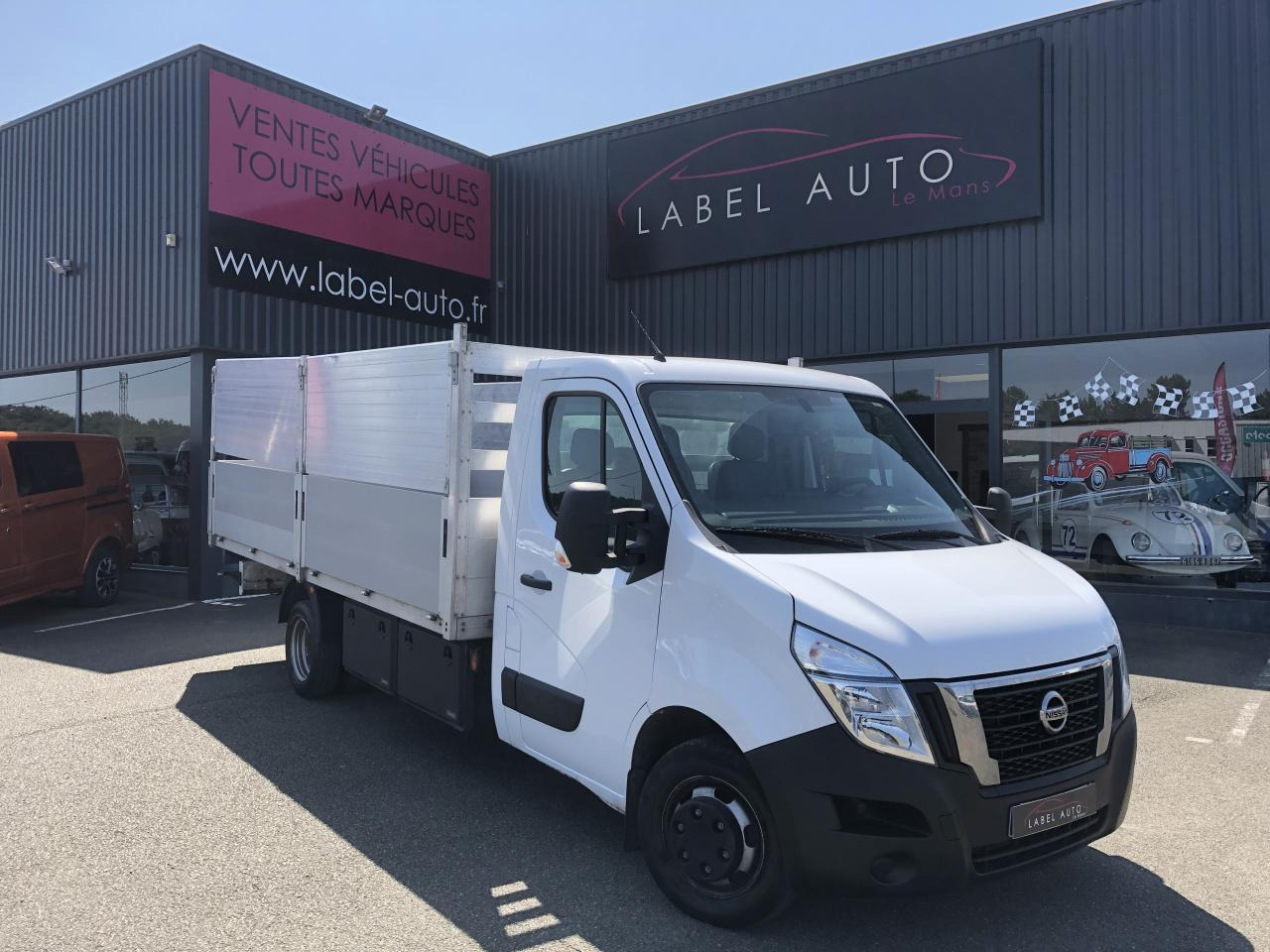 NISSAN INTERSTAR 3T5 2.3 DCI 165CH PLATEAU RIDELLES 4M50 - Dostavno vozilo sa otvorenom sandukom: slika 2 NISSAN INTERSTAR 3T5 2.3 DCI 165CH PLATEAU RIDELLES 4M50 - Dostavno vozilo sa otvorenom sandukom: slika 2