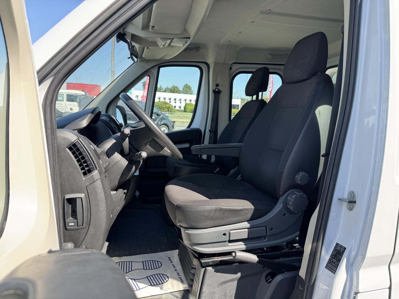 OPEL MOVANO 3T5 BENNE + COFFRE DOUBLE CABINE 6PLACES 2.2 HDI 165CH - Dostavno vozilo istovarivač: slika 4 OPEL MOVANO 3T5 BENNE + COFFRE DOUBLE CABINE 6PLACES 2.2 HDI 165CH - Dostavno vozilo istovarivač: slika 4
