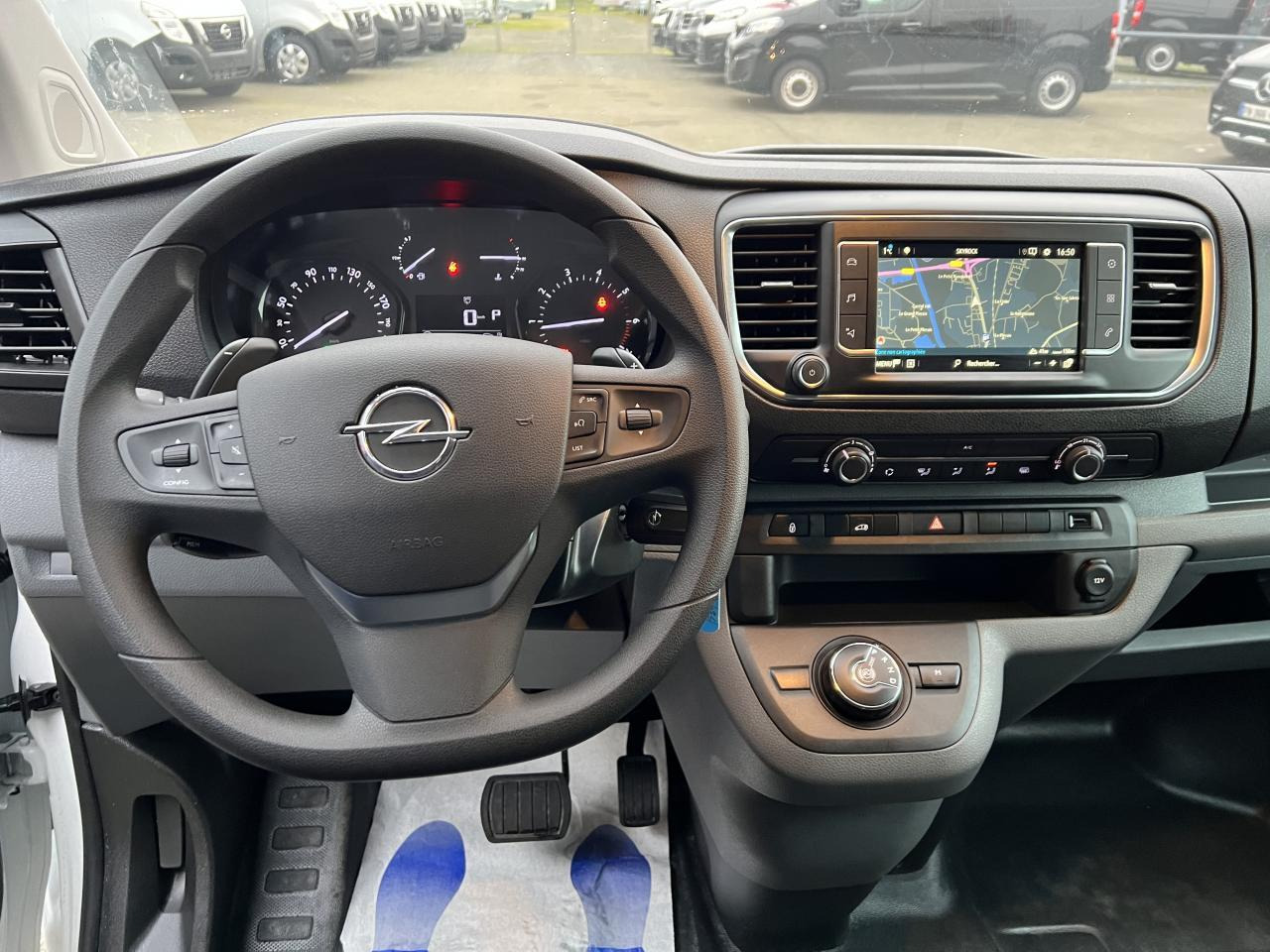 Opel Vivaro fourgon M 2.0 BLUEHDI 145CH EAT-8 PACK CLIM - Mali kombi: slika 4 Opel Vivaro fourgon M 2.0 BLUEHDI 145CH EAT-8 PACK CLIM - Mali kombi: slika 4