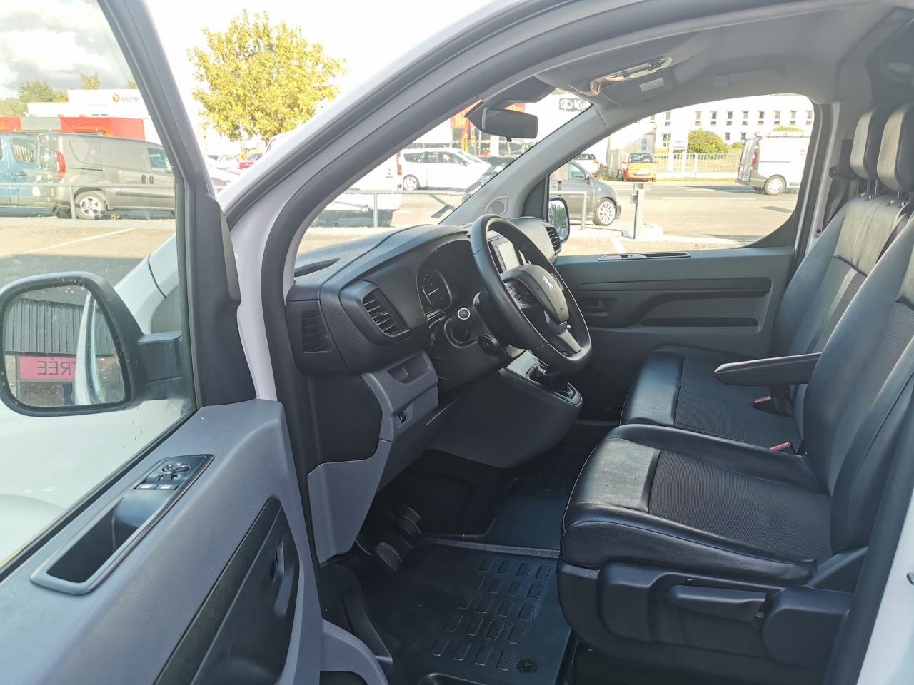 PEUGEOT EXPERT LONG 2.0 HDI 145CH ASPHALT - Furgon: slika 4 PEUGEOT EXPERT LONG 2.0 HDI 145CH ASPHALT - Furgon: slika 4