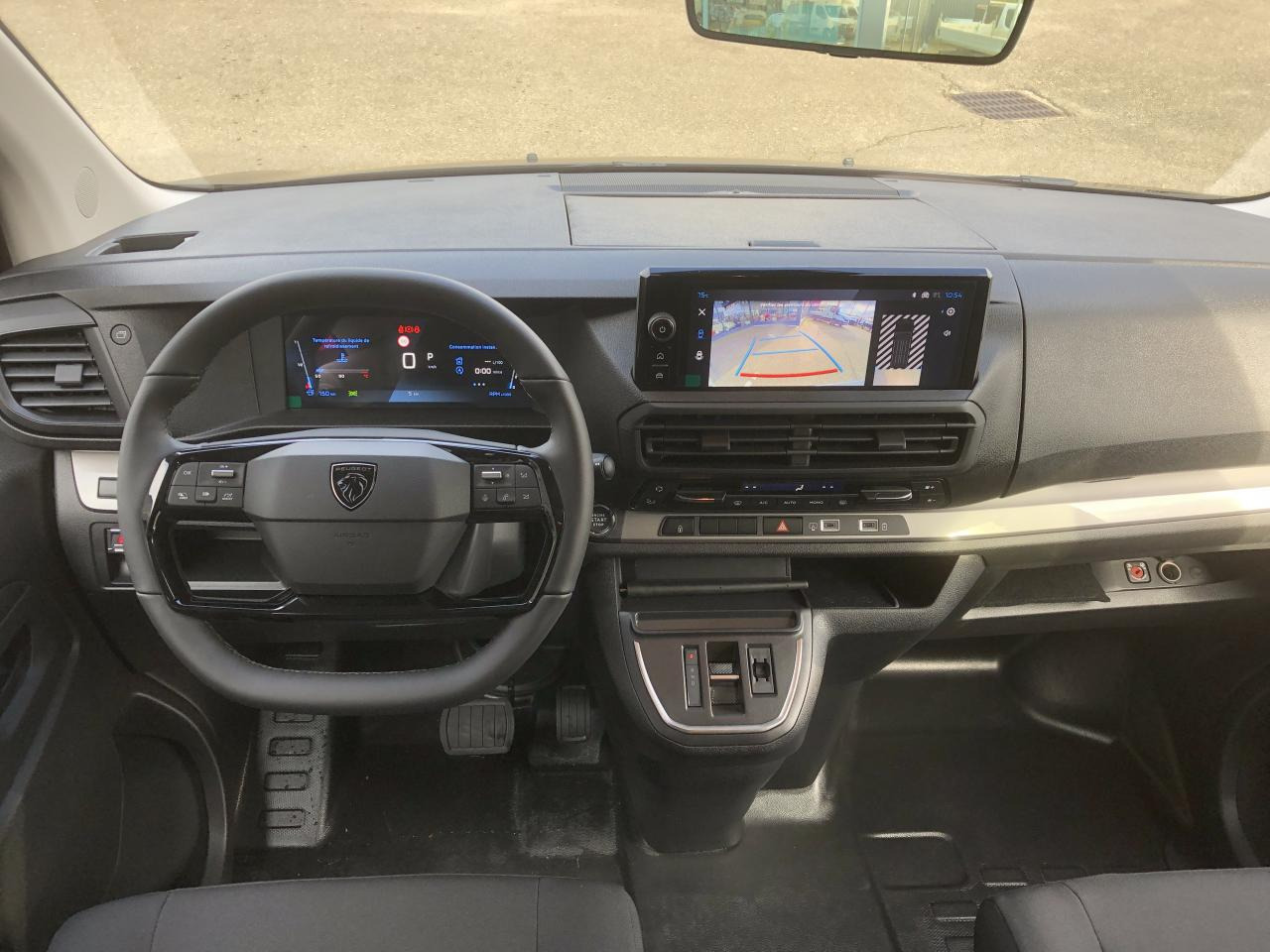 PEUGEOT Expert XL 2.0 BlueHDi - 180 S&S - BV EAT8 III CABINE APPROFONDIE Fourgon Cabine approfondie Fix - Furgon: slika 4 PEUGEOT Expert XL 2.0 BlueHDi - 180 S&S - BV EAT8 III CABINE APPROFONDIE Fourgon Cabine approfondie Fix - Furgon: slika 4