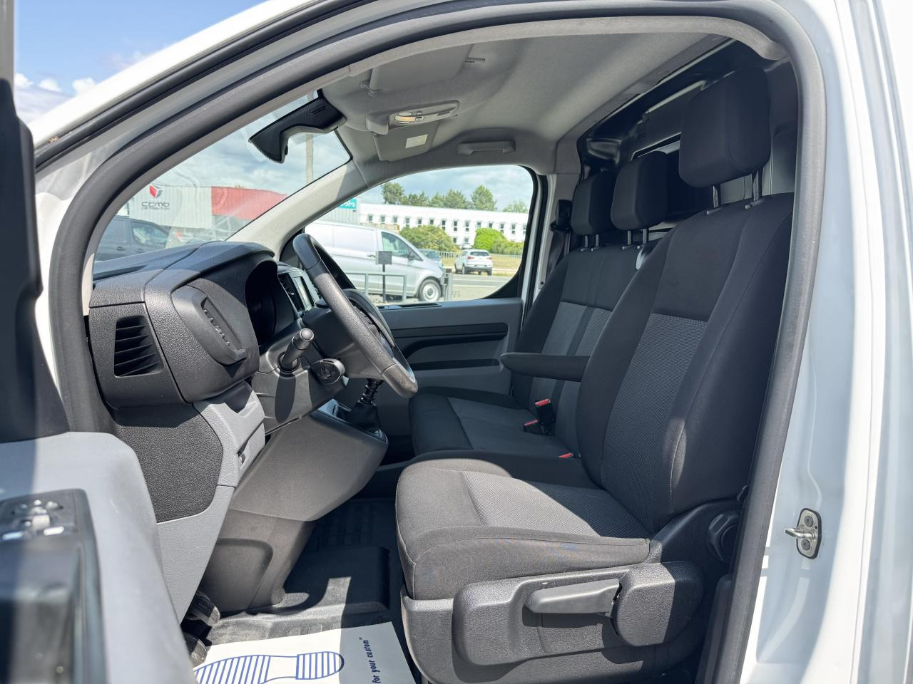 PEUGEOT expert XL 2.0 BLUEHDI 145CH S&S PACK ASPHALT - Furgon: slika 4 PEUGEOT expert XL 2.0 BLUEHDI 145CH S&S PACK ASPHALT - Furgon: slika 4