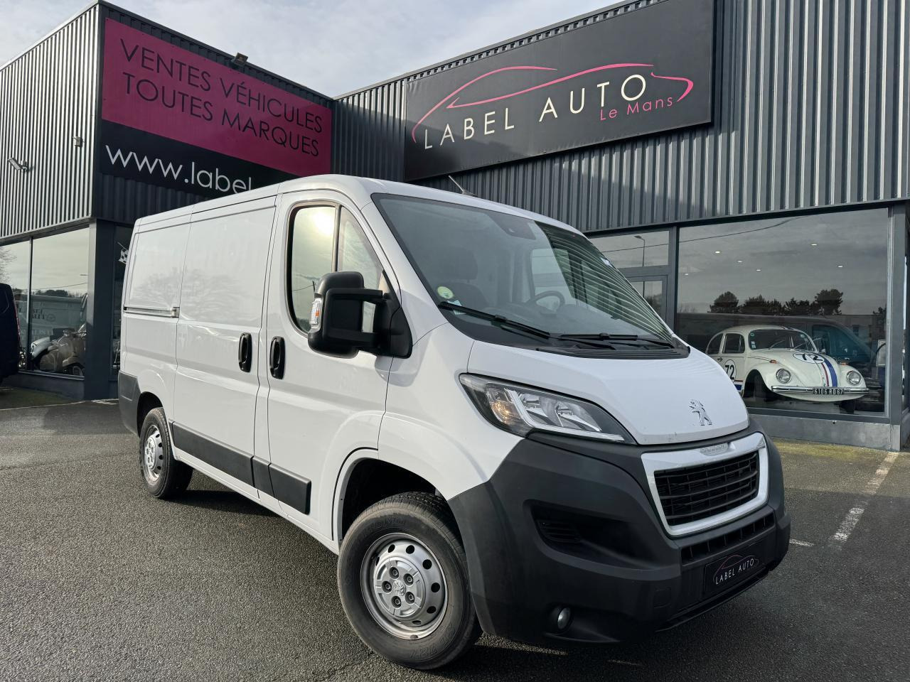 Peugeot Boxer 330 L1H1 2.2 BLUEHDI S&S 140CH ASPHALT - Furgon: slika 1 Peugeot Boxer 330 L1H1 2.2 BLUEHDI S&S 140CH ASPHALT - Furgon: slika 1