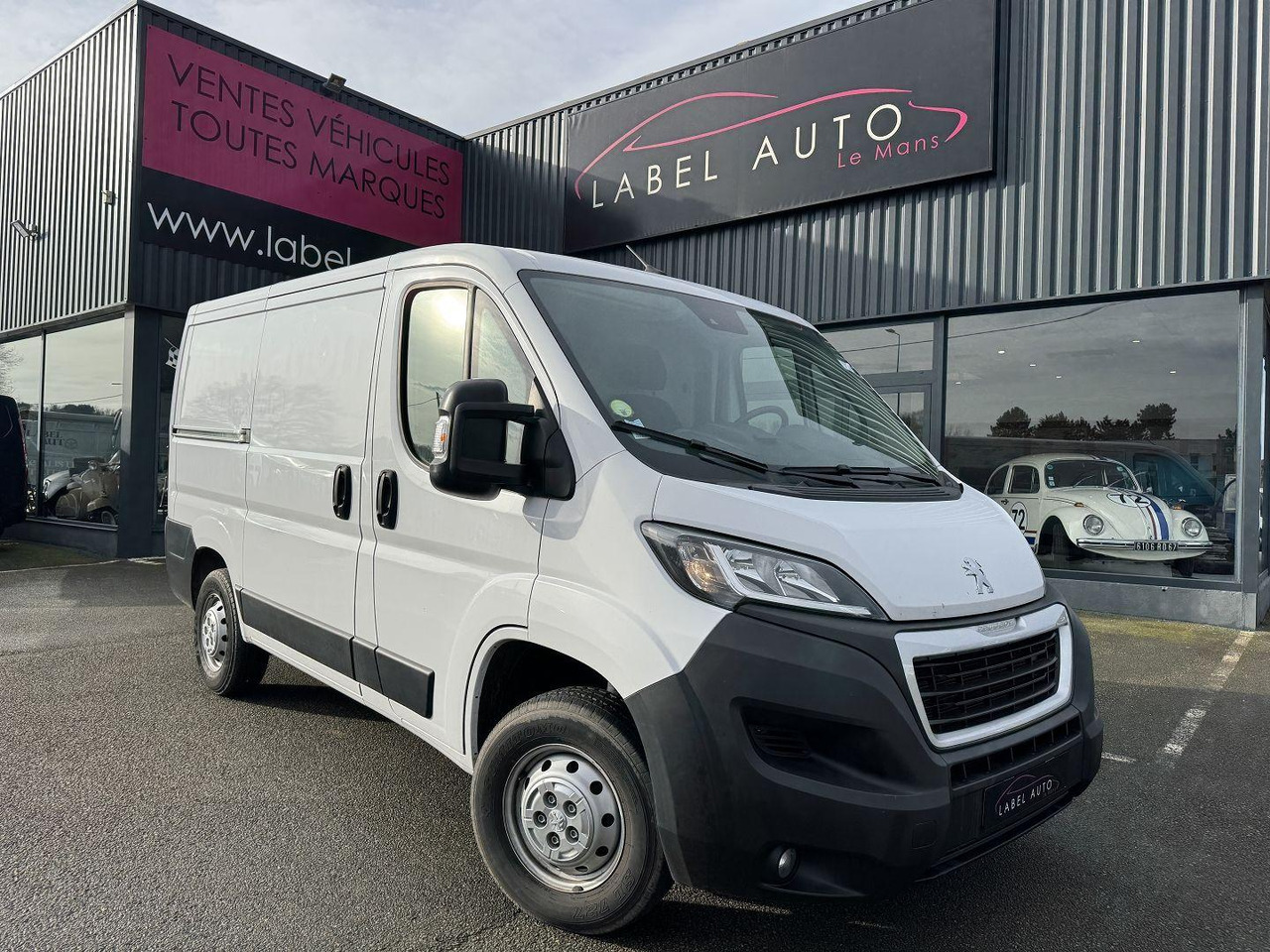 Peugeot Boxer 330 L1H1 2.2 BLUEHDI S&S 140CH ASPHALT - Mali kombi: slika 1 Peugeot Boxer 330 L1H1 2.2 BLUEHDI S&S 140CH ASPHALT - Mali kombi: slika 1