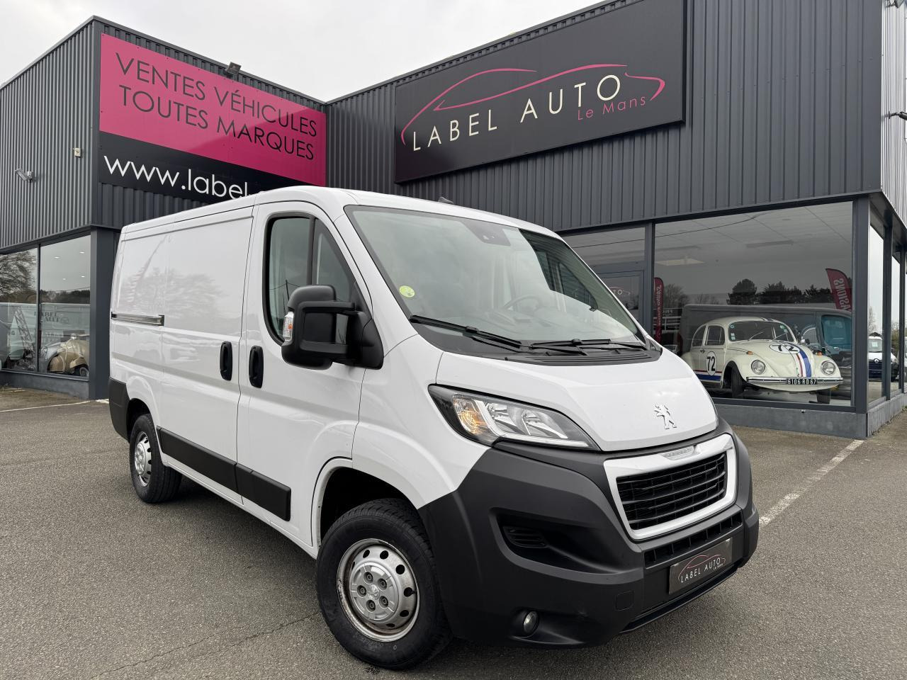 Peugeot Boxer 333 L1H1 2.2 BLUEHDI S&S 140CH ASPHALT - Furgon: slika 1 Peugeot Boxer 333 L1H1 2.2 BLUEHDI S&S 140CH ASPHALT - Furgon: slika 1
