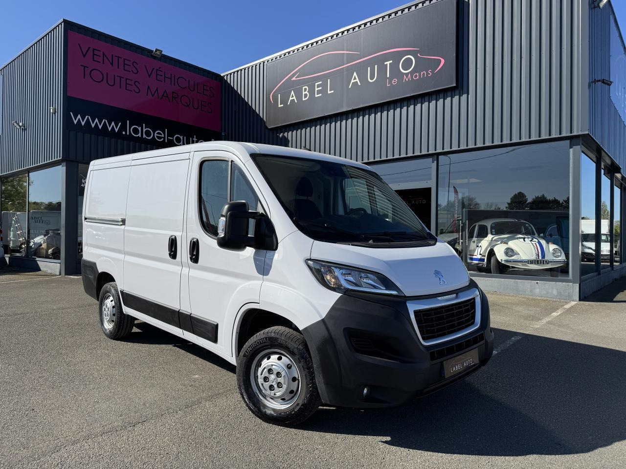 Peugeot Boxer 333 L1H1 2.2 BLUEHDI S&S 140CH ASPHALT - Furgon: slika 1 Peugeot Boxer 333 L1H1 2.2 BLUEHDI S&S 140CH ASPHALT - Furgon: slika 1