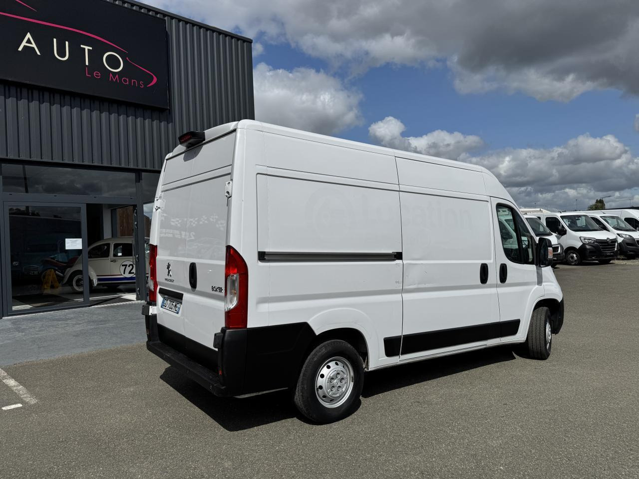 Peugeot Boxer 333 L2H2 2.2 BLUEHDI S&S 140CH ASPHALT - Furgon: slika 5 Peugeot Boxer 333 L2H2 2.2 BLUEHDI S&S 140CH ASPHALT - Furgon: slika 5