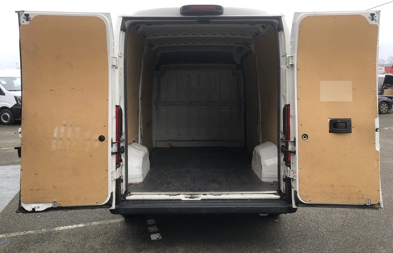 Peugeot Boxer 333 L2H2 2.2 BLUEHDI S&S 140CH ASPHALT - Furgon, Dostavno vozilo sa duplom kabinom: slika 4 Peugeot Boxer 333 L2H2 2.2 BLUEHDI S&S 140CH ASPHALT - Furgon, Dostavno vozilo sa duplom kabinom: slika 4